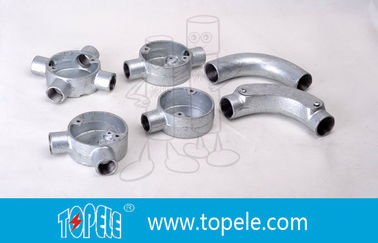 20MM 3 / 4 ′′, 1 ′′ बीएस 4568 जीआई आयरन कोहनी टेप छेद के साथ नरम आयरन परिपत्र जंक्शन बॉक्स